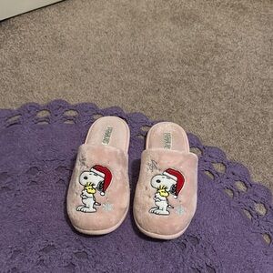 Snoopy Christmas Slippers - Pink